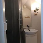 номер в гостевом доме у моря